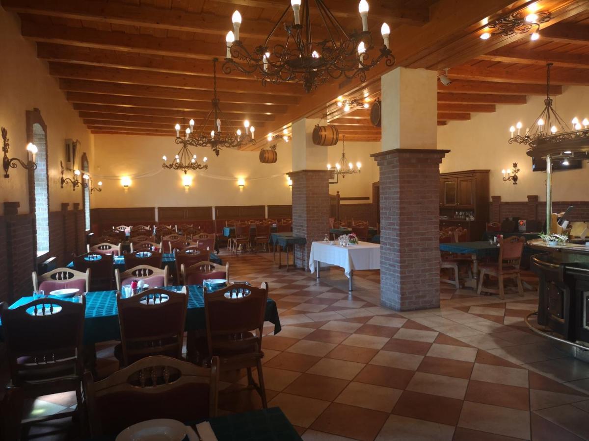 Eszter-Haz Vendeghaz Kerekegyhaza Hotel ภายนอก รูปภาพ