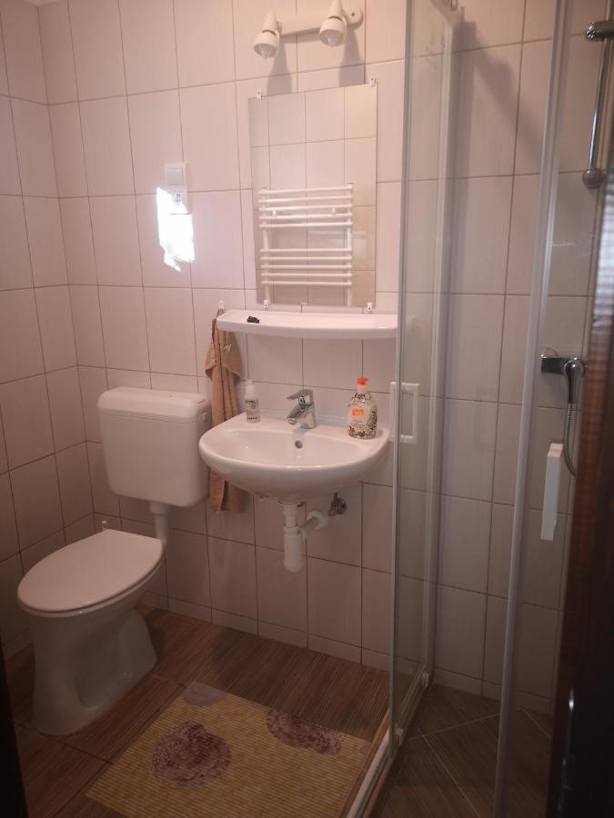 Eszter-Haz Vendeghaz Kerekegyhaza Hotel ภายนอก รูปภาพ